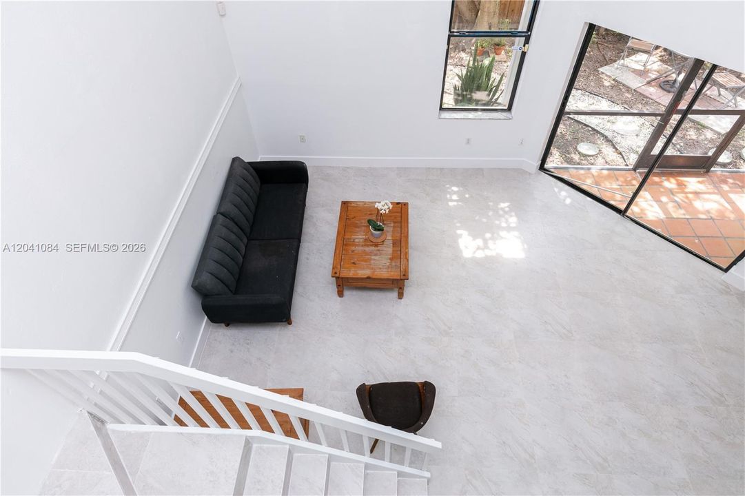 В аренду: $2,275 (2 спален, 2 ванн, 1329 Квадратных фут)