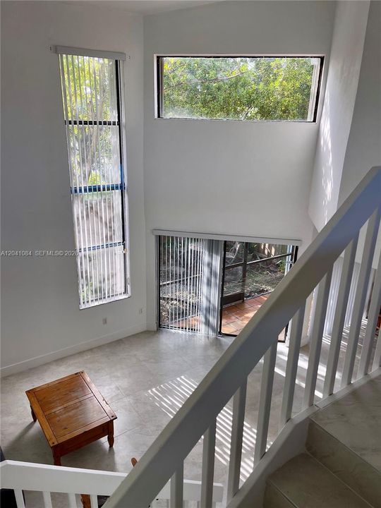 В аренду: $2,275 (2 спален, 2 ванн, 1329 Квадратных фут)