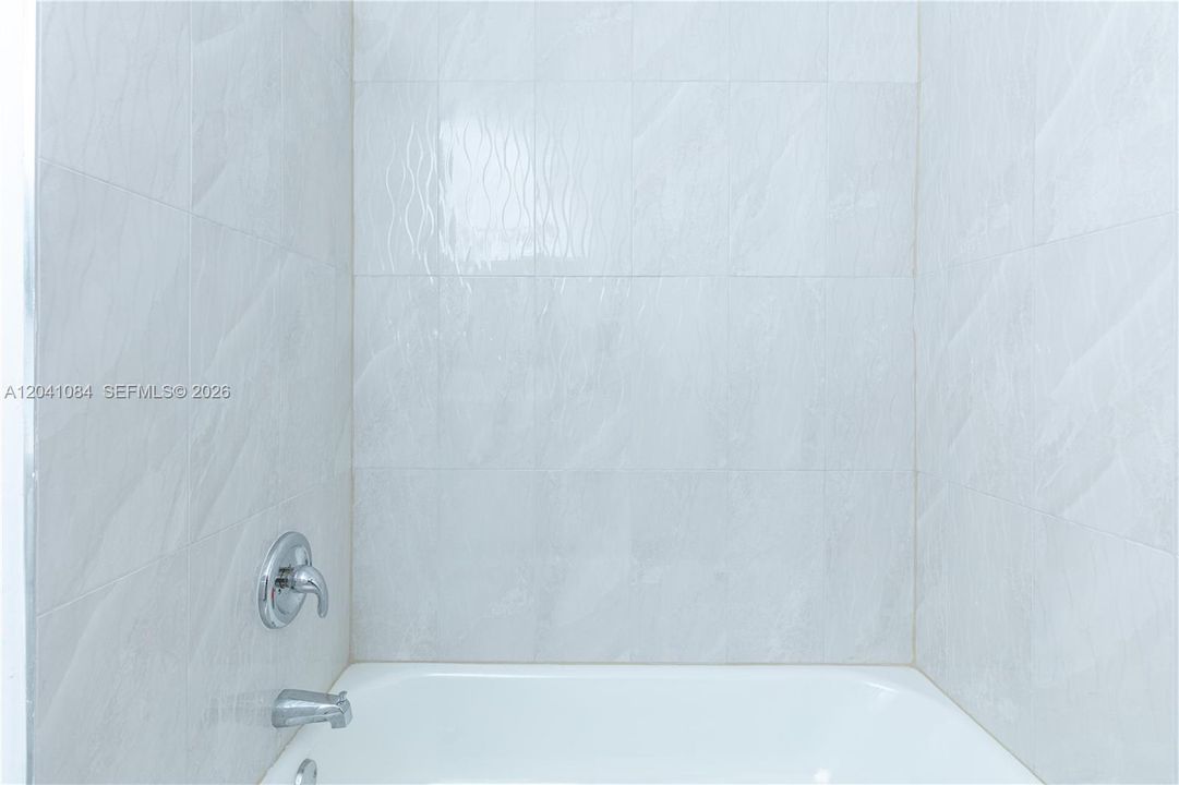 В аренду: $2,275 (2 спален, 2 ванн, 1329 Квадратных фут)