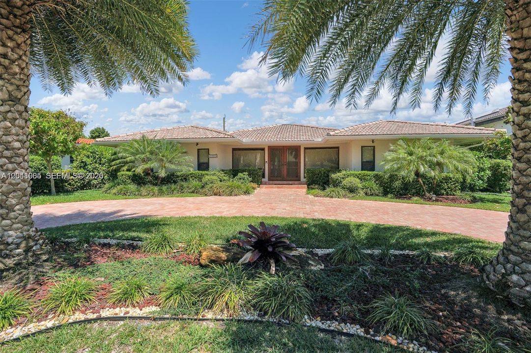 For Rent: $10,750 (3 beds, 2 baths, 2702 Square Feet)