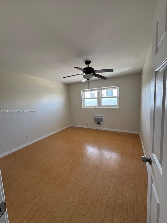 For Rent: $1,750 (1 beds, 1 baths, 684 Square Feet)