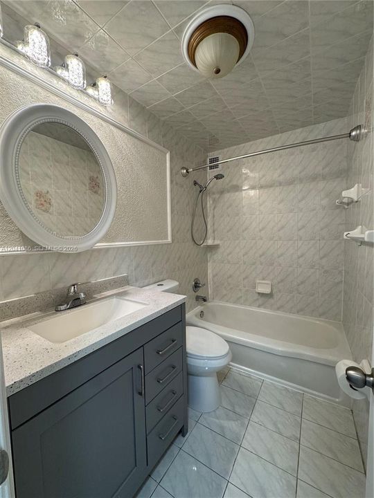 For Rent: $1,750 (1 beds, 1 baths, 684 Square Feet)
