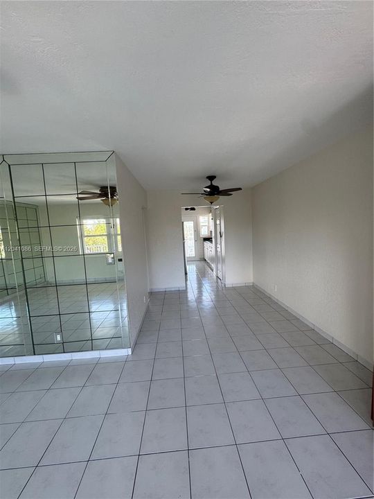 For Rent: $1,750 (1 beds, 1 baths, 684 Square Feet)