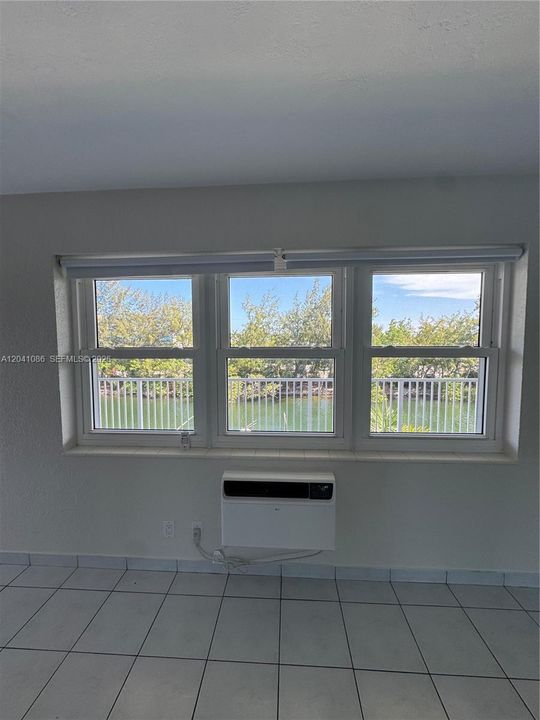 For Rent: $1,750 (1 beds, 1 baths, 684 Square Feet)