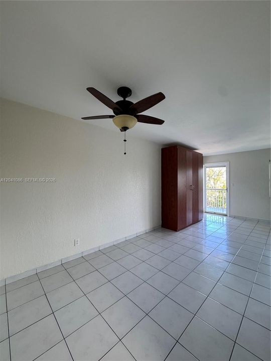 For Rent: $1,750 (1 beds, 1 baths, 684 Square Feet)