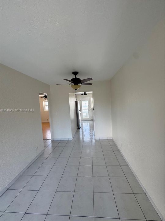 For Rent: $1,750 (1 beds, 1 baths, 684 Square Feet)
