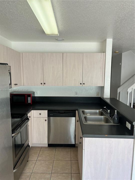 For Sale: $395,000 (3 beds, 2 baths, 1440 Square Feet)