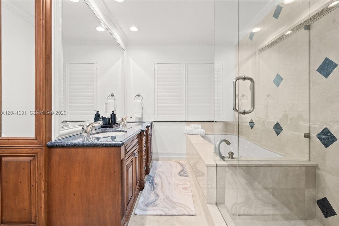 For Rent: $33,000 (3 beds, 2 baths, 2481 Square Feet)