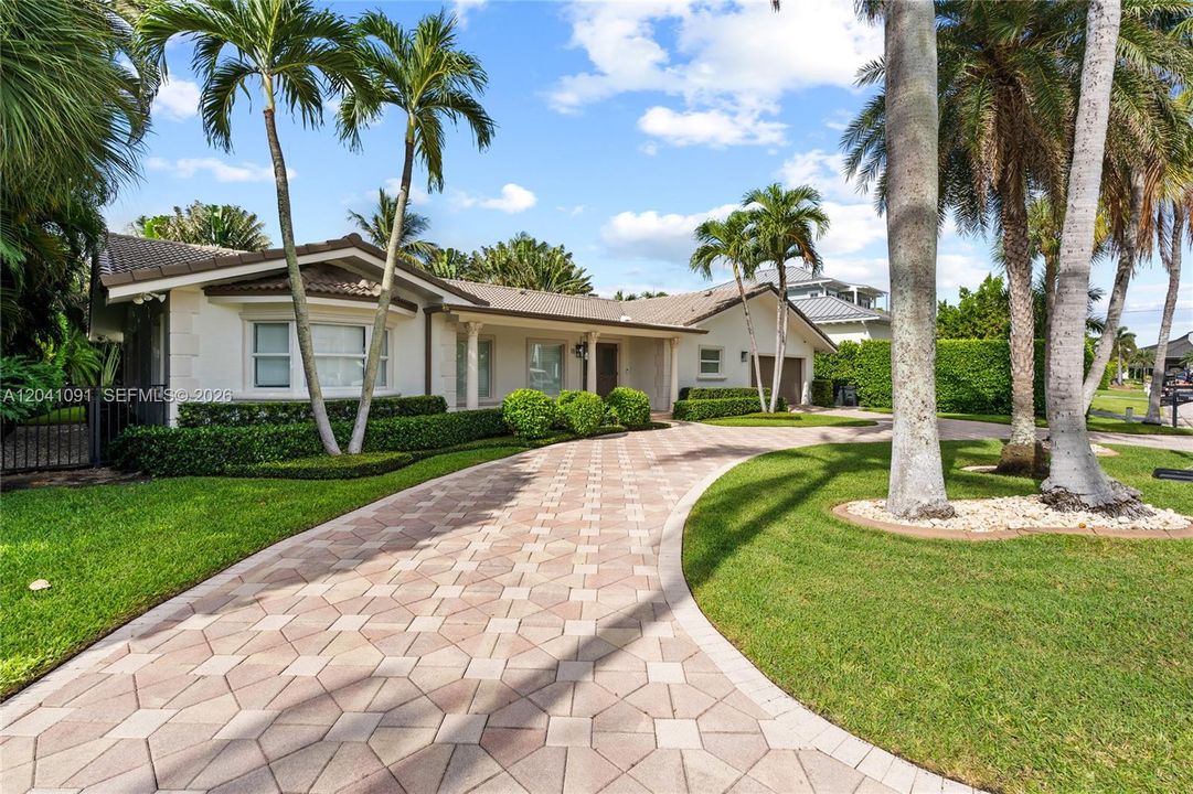 For Rent: $33,000 (3 beds, 2 baths, 2481 Square Feet)