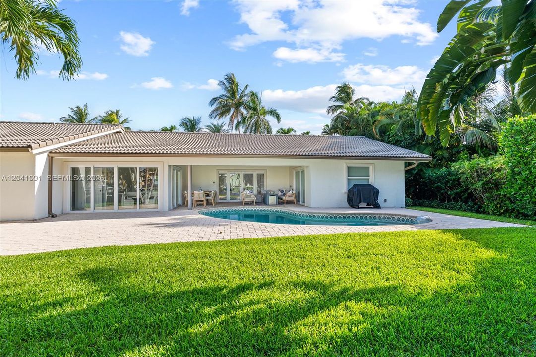 For Rent: $33,000 (3 beds, 2 baths, 2481 Square Feet)
