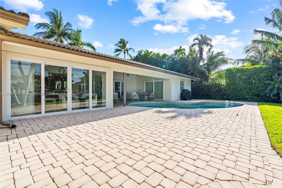 For Rent: $33,000 (3 beds, 2 baths, 2481 Square Feet)