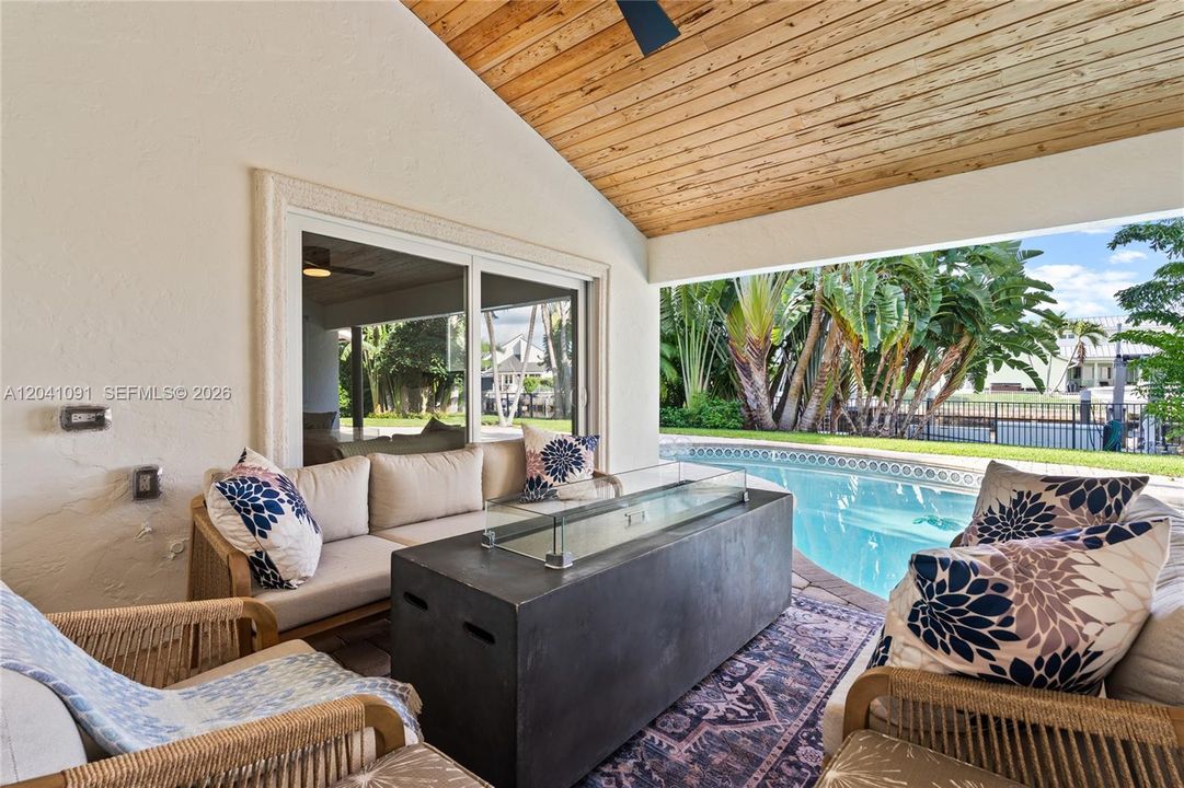 For Rent: $33,000 (3 beds, 2 baths, 2481 Square Feet)