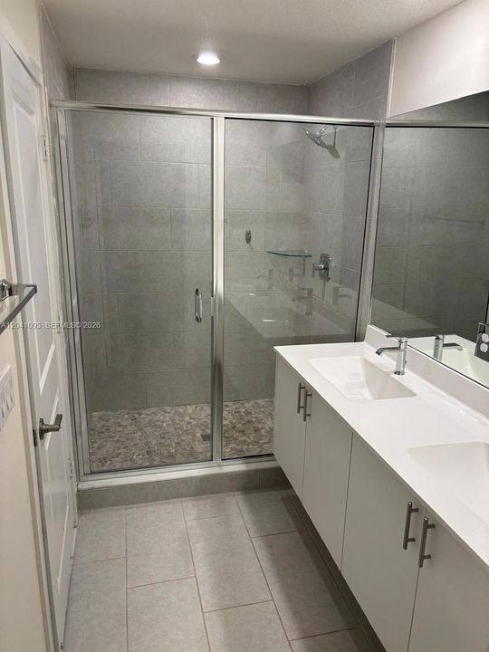 For Rent: $4,600 (3 beds, 2 baths, 2070 Square Feet)