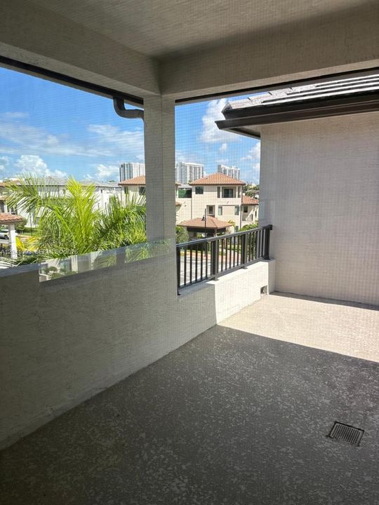 For Rent: $4,600 (3 beds, 2 baths, 2070 Square Feet)