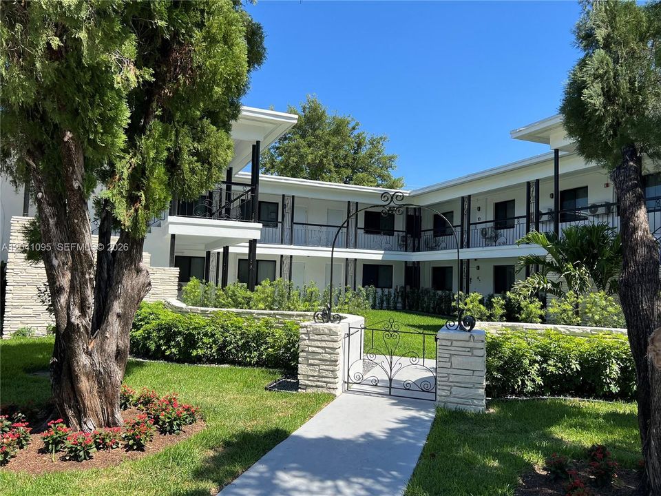 For Rent: $2,500 (2 beds, 1 baths, 800 Square Feet)