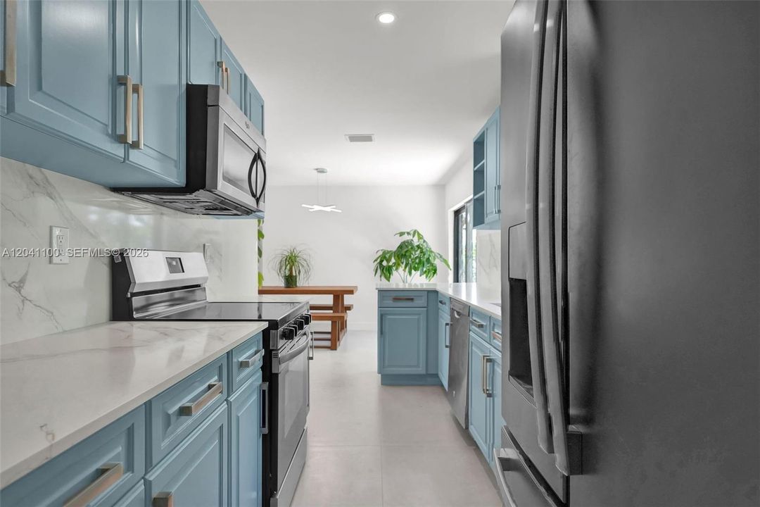 For Sale: $1,299,000 (4 beds, 2 baths, 1164 Square Feet)
