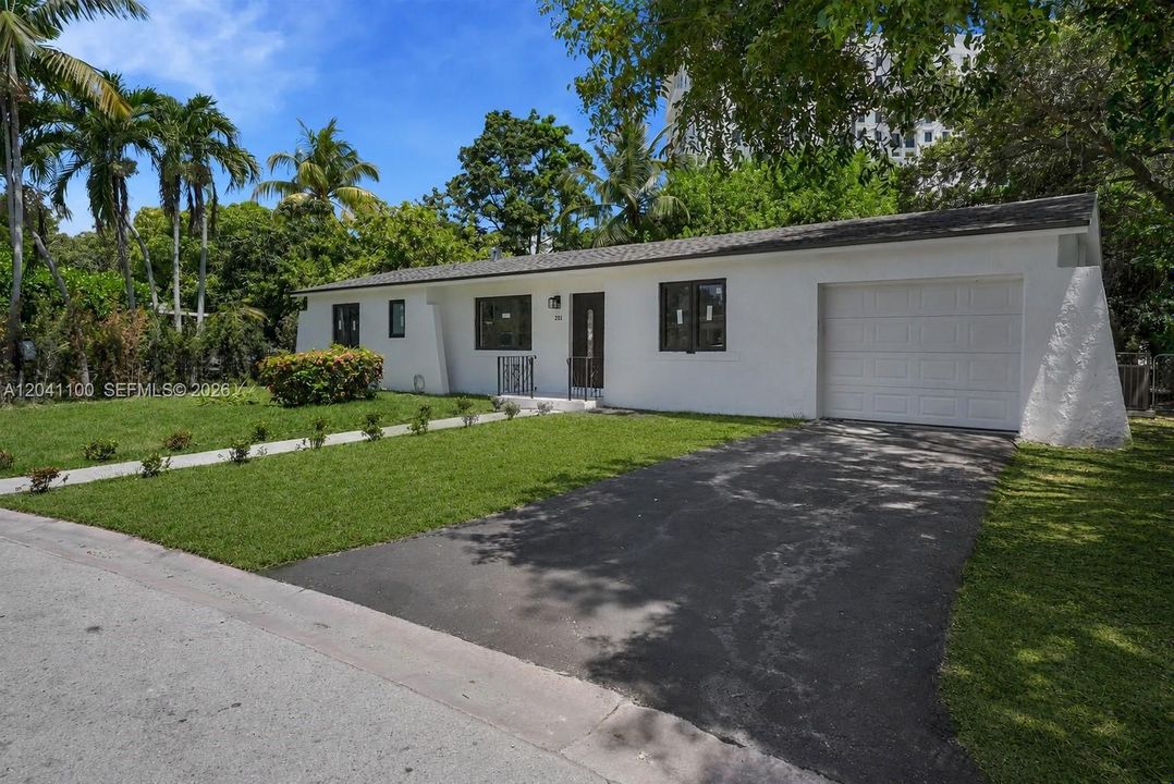 For Sale: $1,299,000 (4 beds, 2 baths, 1164 Square Feet)