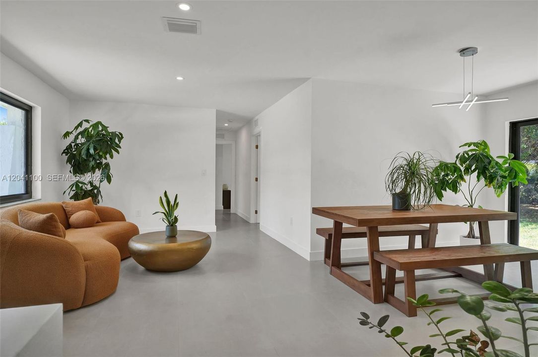 For Sale: $1,299,000 (4 beds, 2 baths, 1164 Square Feet)