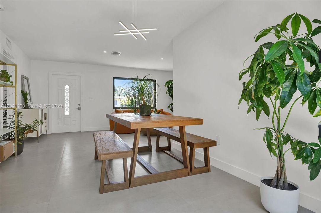For Sale: $1,299,000 (4 beds, 2 baths, 1164 Square Feet)