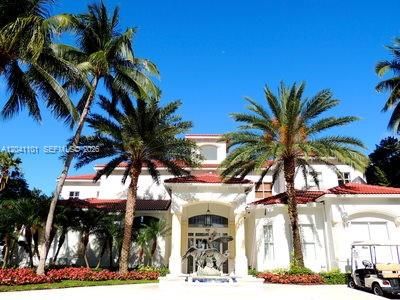 For Rent: $2,800 (1 beds, 1 baths, 845 Square Feet)