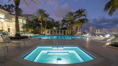 For Rent: $2,800 (1 beds, 1 baths, 845 Square Feet)