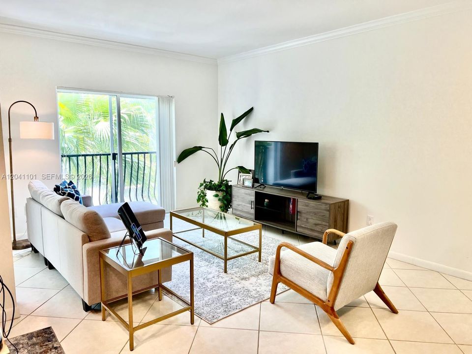 For Rent: $2,800 (1 beds, 1 baths, 845 Square Feet)