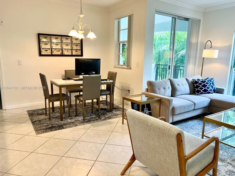 For Rent: $2,800 (1 beds, 1 baths, 845 Square Feet)