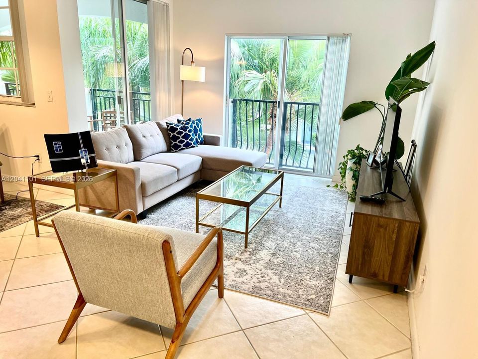 For Rent: $2,800 (1 beds, 1 baths, 845 Square Feet)