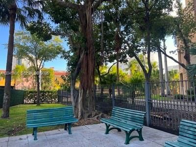 For Rent: $2,800 (1 beds, 1 baths, 845 Square Feet)
