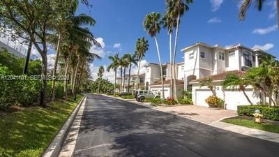 For Rent: $2,800 (1 beds, 1 baths, 845 Square Feet)