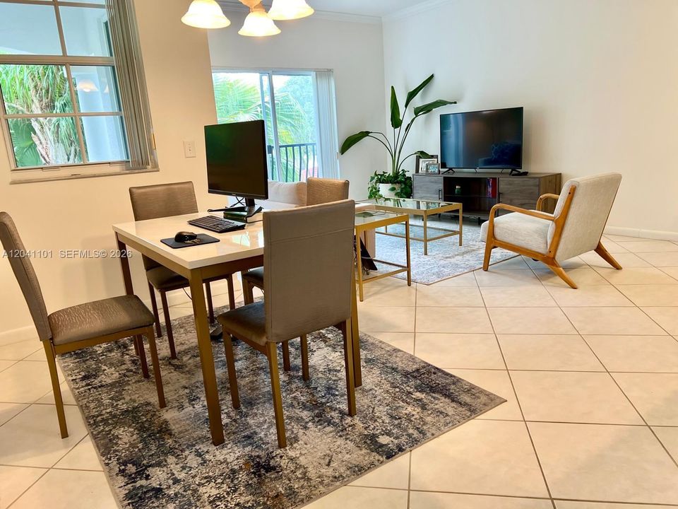 For Rent: $2,800 (1 beds, 1 baths, 845 Square Feet)