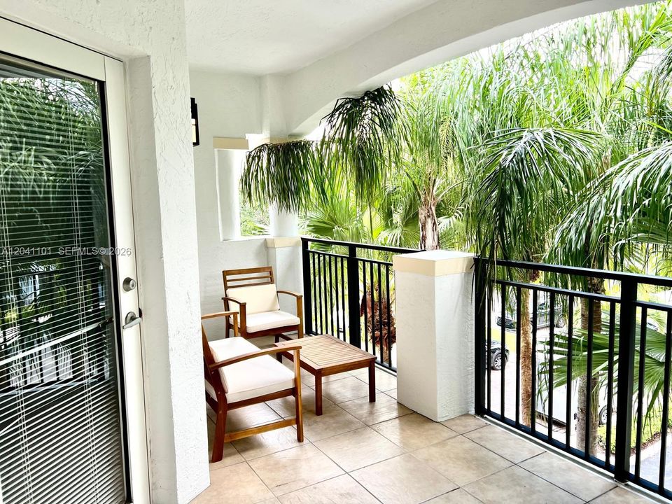 For Rent: $2,800 (1 beds, 1 baths, 845 Square Feet)
