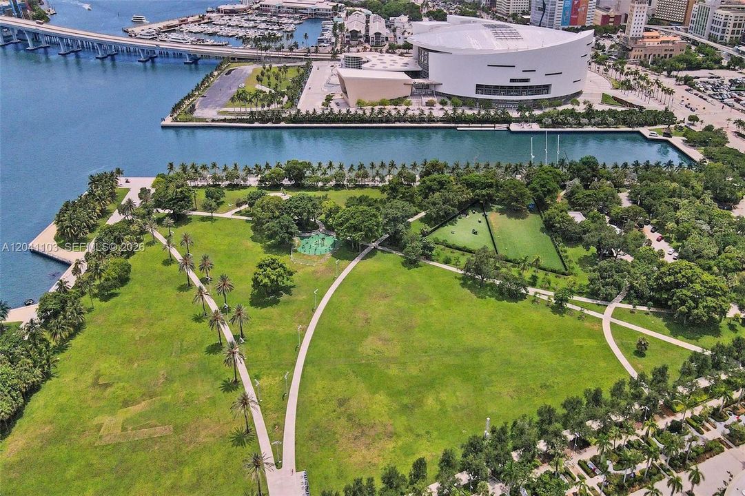 В аренду: $8,300 (3 спален, 3 ванн, 1694 Квадратных фут)