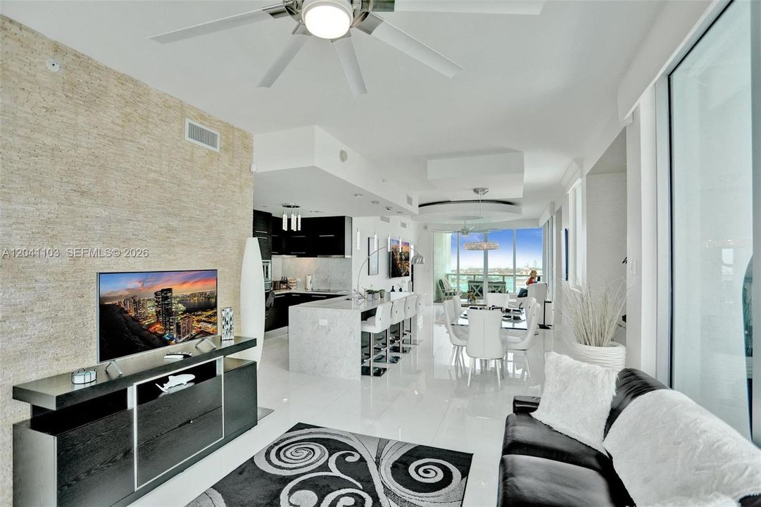 В аренду: $8,300 (3 спален, 3 ванн, 1694 Квадратных фут)