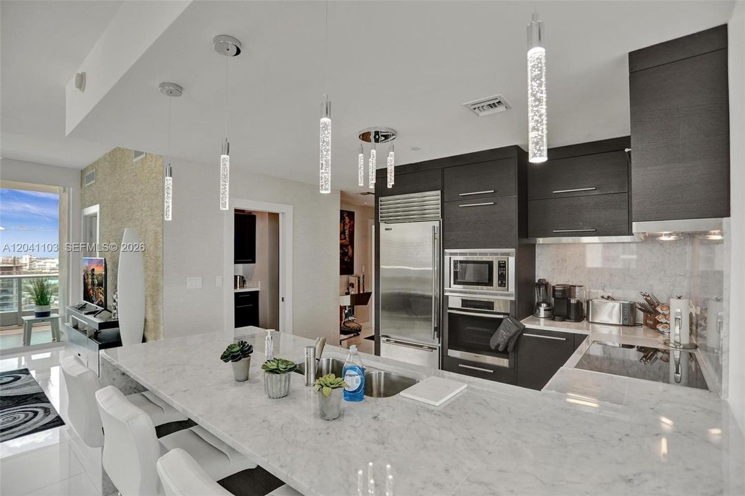В аренду: $8,300 (3 спален, 3 ванн, 1694 Квадратных фут)