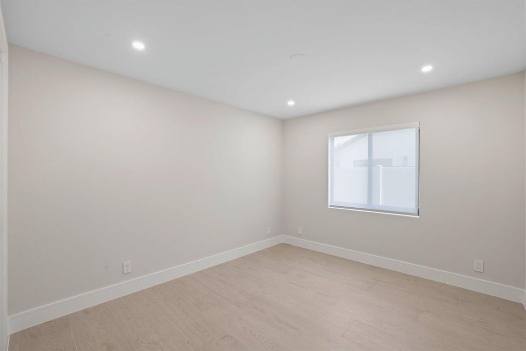 3901 Northwest 27th Ave - 49.jpg-SMALL