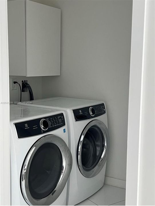 For Rent: $7,790 (2 beds, 3 baths, 1560 Square Feet)