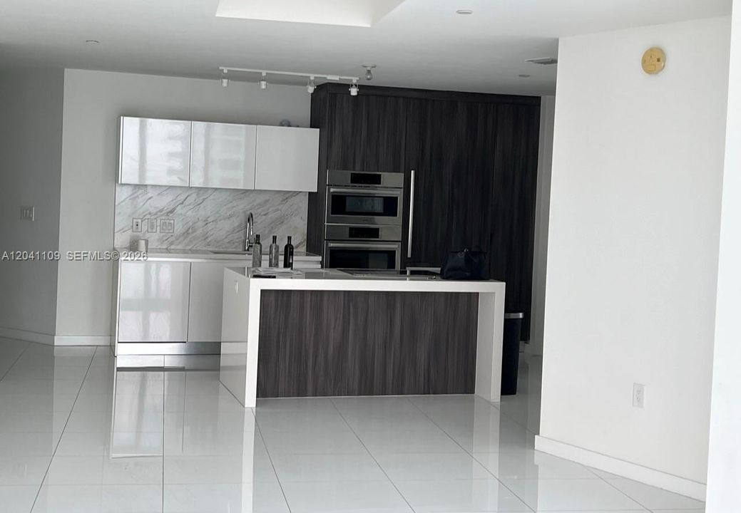 For Rent: $7,790 (2 beds, 3 baths, 1560 Square Feet)