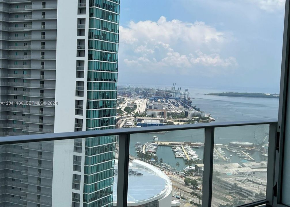 For Rent: $7,790 (2 beds, 3 baths, 1560 Square Feet)