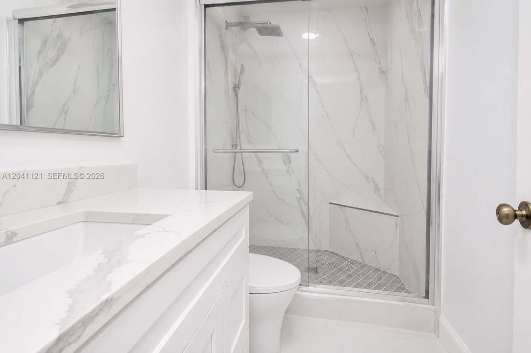 For Sale: $349,000 (2 beds, 2 baths, 1036 Square Feet)