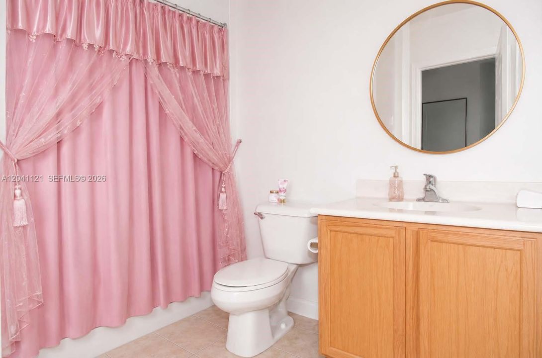 For Sale: $349,000 (2 beds, 2 baths, 1036 Square Feet)