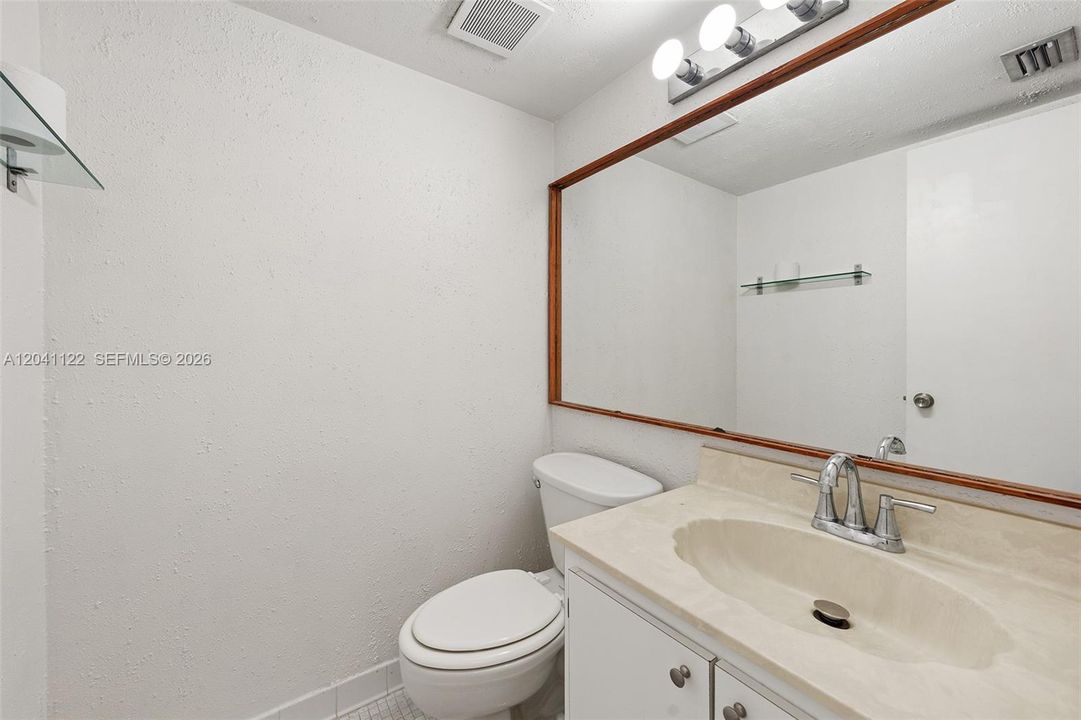 For Sale: $360,000 (2 beds, 2 baths, 1230 Square Feet)