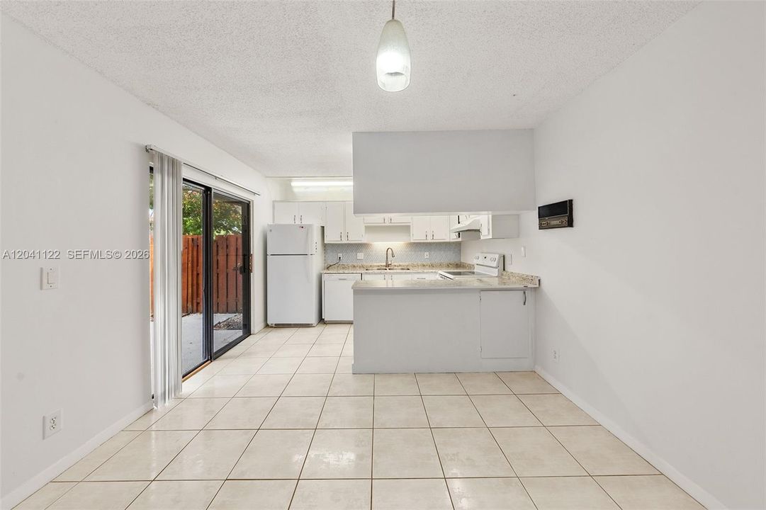For Sale: $360,000 (2 beds, 2 baths, 1230 Square Feet)
