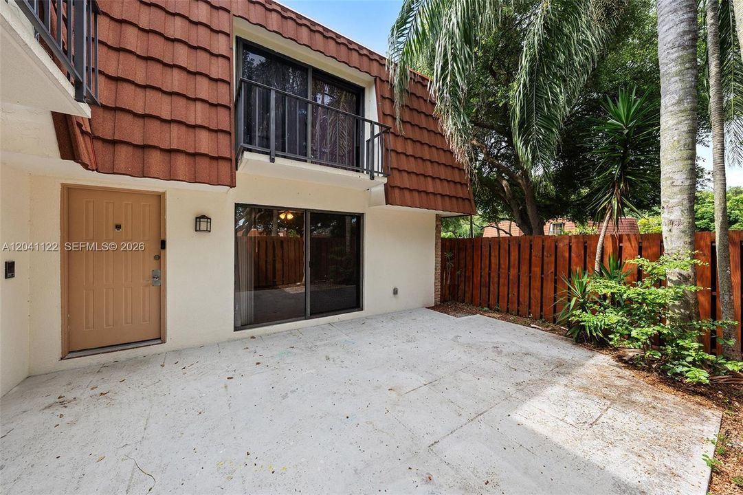 For Sale: $360,000 (2 beds, 2 baths, 1230 Square Feet)