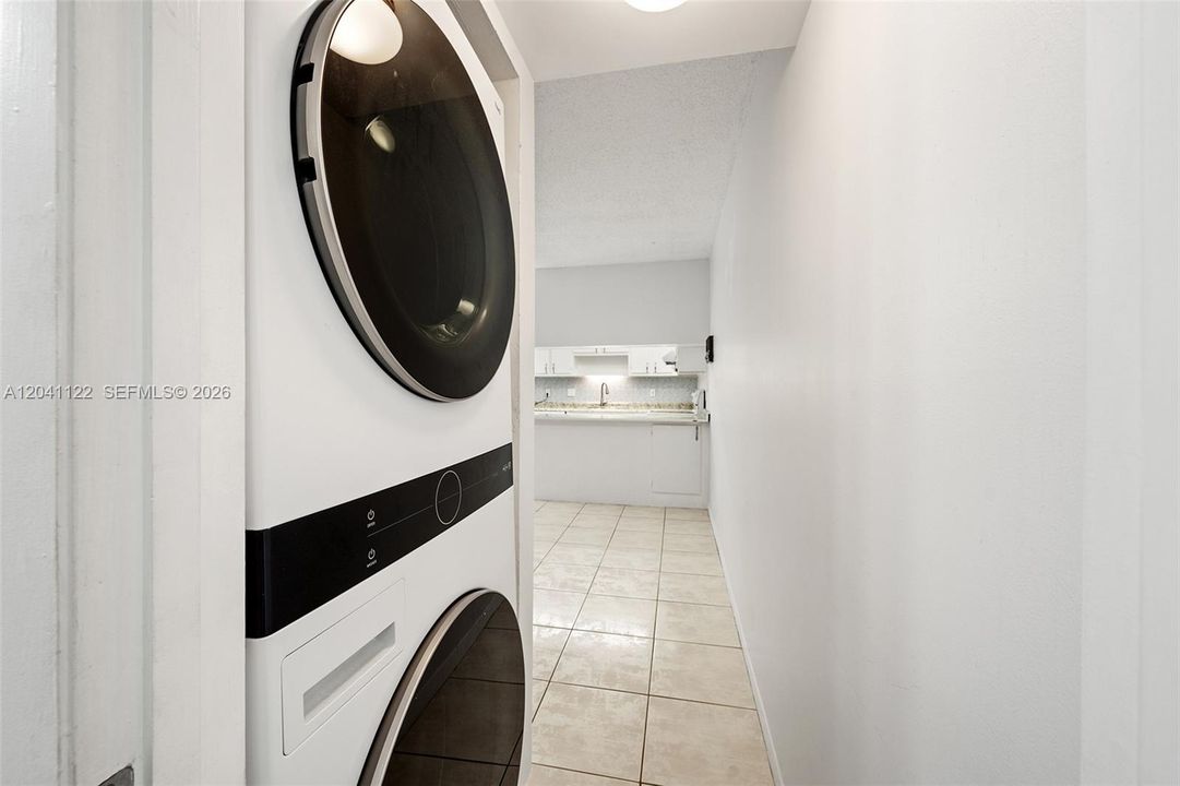 For Sale: $360,000 (2 beds, 2 baths, 1230 Square Feet)