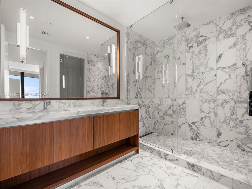 For Sale: $3,900,000 (3 beds, 3 baths, 2105 Square Feet)