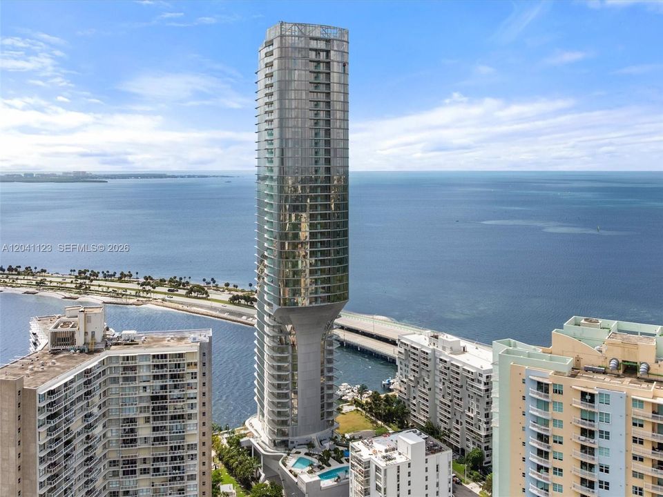 For Sale: $3,900,000 (3 beds, 3 baths, 2105 Square Feet)