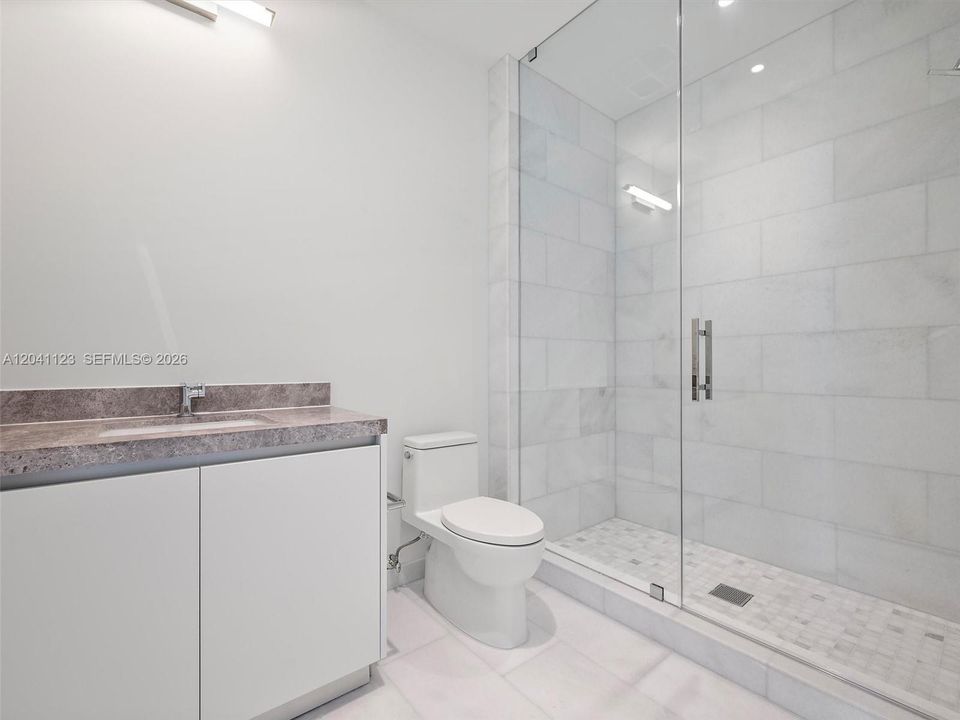 For Sale: $3,900,000 (3 beds, 3 baths, 2105 Square Feet)