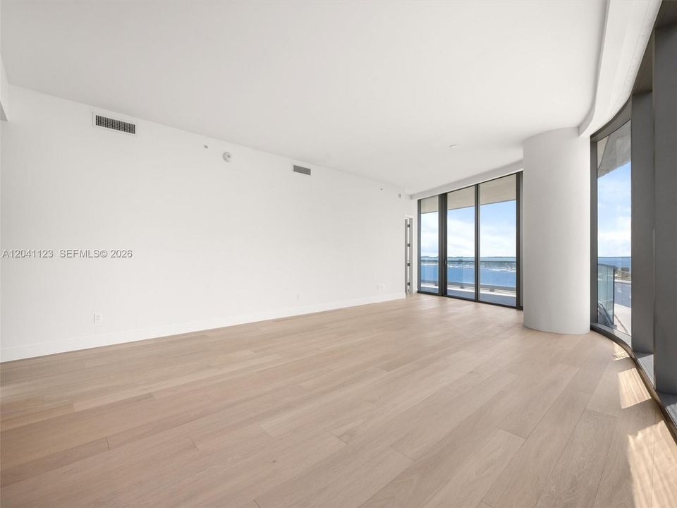 For Sale: $3,900,000 (3 beds, 3 baths, 2105 Square Feet)