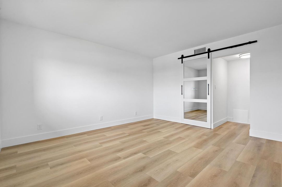 014-750NortheastSpanishRiverBoulevard-Bo